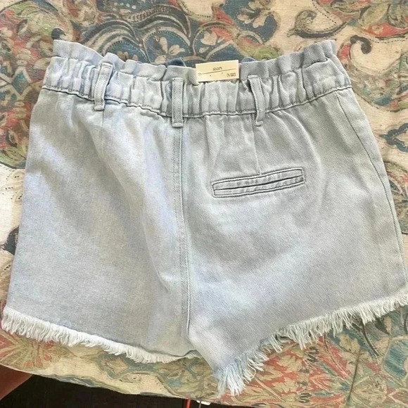 NWT Banjara denim super high rise shorts size 3. - Picture 3 of 5